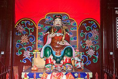 我国首台城市轨道交通新能源调车机车亮相 续航120KM用车成本爆降9成